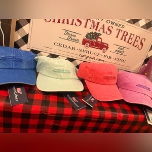 Brand new vineyard vines baseball hat. I have 5 of each hat. New with tags